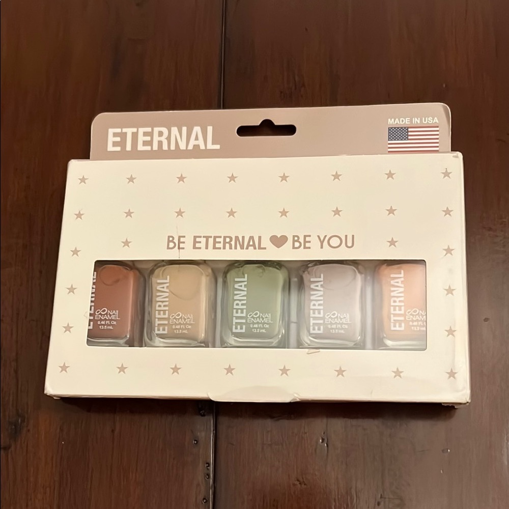 Eternal Earthy nail enamel Essentials